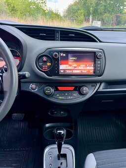 Toyota Yaris 1.33 Dual CVT VVT-i Bi-Tone Automat Kupene SR - 9