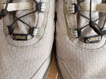 Damske outdoorove Gore-Texove botasky Lowa. - 9