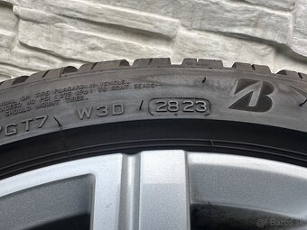 Zimná sada VW Golf 8 225/40 R18 Bergamo originál - 9