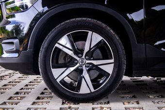 Volvo XC40 P8 TwinMotor AWD 300kw / odpočet DPH - 9