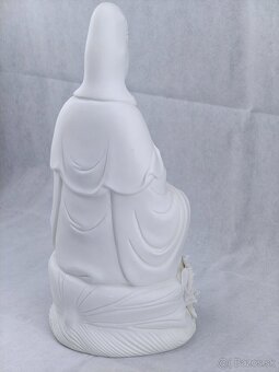 Buddha Guan yin čínskej bódhisattvy súcitu a milosrdenstva - 9