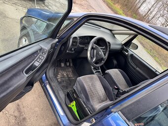 Opel Zafira 2.0 TDi -nepojazdné - 9