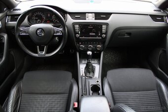 Škoda Octavia Combi 2.0 TDI RS DSG - 9