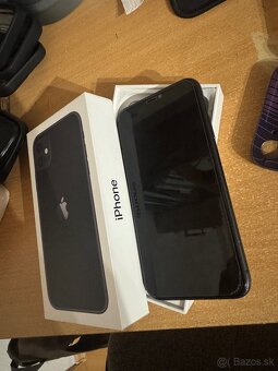 Predám IPhone 11 black, 128gb - 9