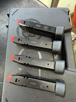 cz p10 c - 9