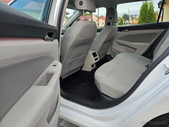 Predám Volkswagen Golf 2.0TDI M6 r.v.2021 - 9