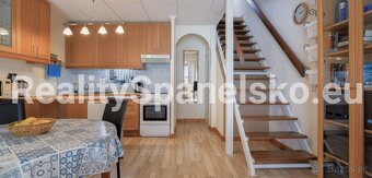 Prostorný řadový dům v klidné lokalitě u Růžového jezera - 9