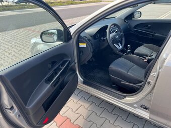 Kia Ceed 1.4 66kw ČR klima serviska - 9