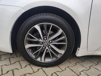 Toyota Avensis ACTIVE + TREND 2015 1.8 benzín - 9