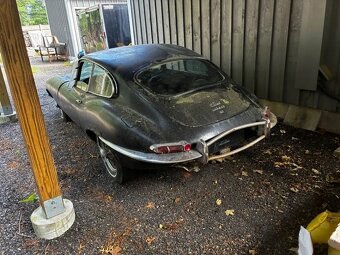 Jaguar E-Type xke 4.2 Coupe Manual - 9