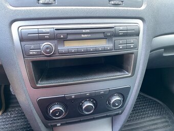 Skoda Octavia 1.6 benzín - 9