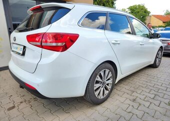 Kia Cee´d 1.6-NAVI-KAMERA-TOP VÝBAVA - 9