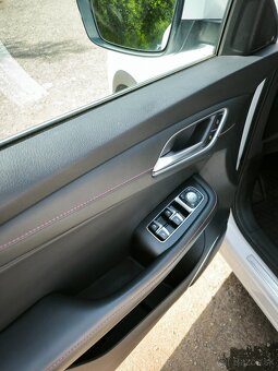MG EHS SUV/Combi 190kw Automat, v záruke - 9