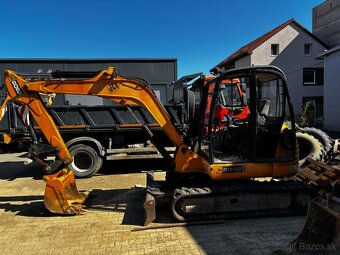 JCB 8056 - 9