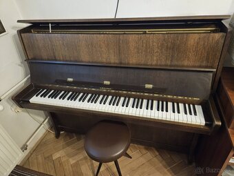 Predám klavír PETROF - 9