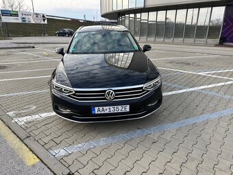 Volkswagen Passat Variant 2.0 TDI Elegance 4Motion DSG - 9