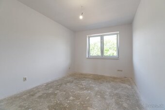 NA PREDAJ 4 IZBOVÝ RODINNÝ DOM V OBCI BELŽA | HOLODOM | POZE - 9