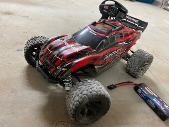Traxxas Rustler - 9