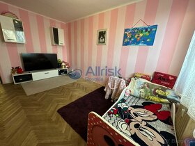 Na predaj priestranný 2 - izbový byt na Partizánskej ulici v - 9