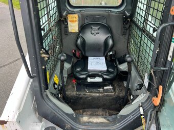 Pásový nákladač UNC Bobcat T590, pouze 1700mth + KLIMA - 9
