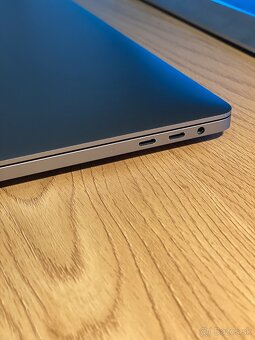 Macbook Pro 16” Space Gray - 9