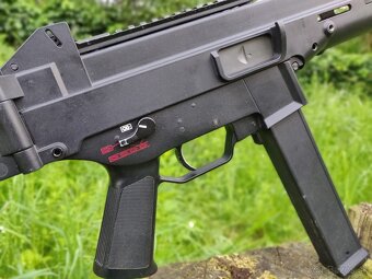ARES UMP + 3 zásobníky + dlhé predpažbie - 9