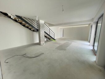 NOVINKA Moderná NOVOSTAVBA v rekreačnej oblasti KALUŹA - 9