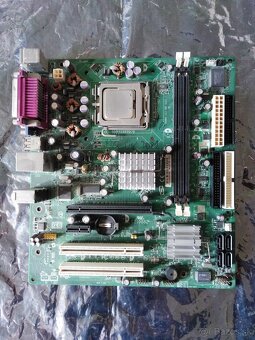 Dosky na Windows XP, chipset 945 aj s procesorom - 9