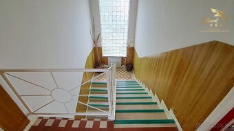Rodinný dom s 5 izbami a veľkým pozemkom na PREDAJ - 9