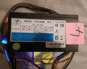 Predám zdroje do PC, konektory aj pre grafiky: - 9