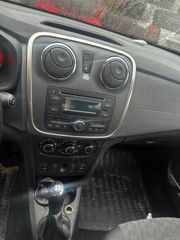 DÁCIA SANDERO 1,2 BENZÍN 4 VALEC ROK 2015 KLIMA - 9