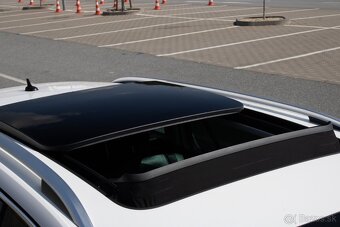 Škoda Superb Combi 2.0 TDI L K DSG EU6 - 9