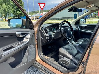 XC60 2.4D AWD Momentum Geartronic - 9