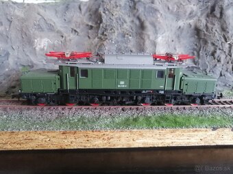 Roco krokodýl HO. - 9