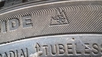 2 ks ZIMNÉ 245/40 R17 95V XL KUMHO cca 7-8mm LEN 39,99 €/kus - 9