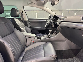 Škoda Superb Combi 2.0 TDI SCR PREMIUM EDITION 4x4 DSG - 9