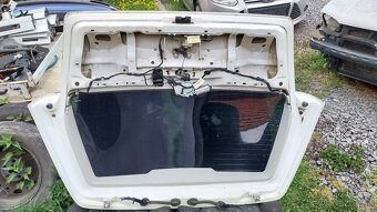 VW  Golf 4 kufrove dvere piate - 9