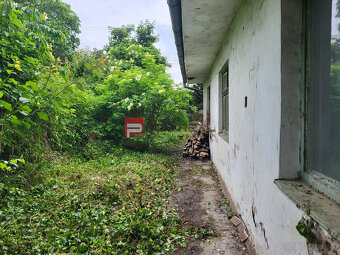 PREDAJ pozemku so starým domom vhodný pre firmu CENTRUM - 9