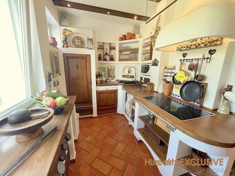 Predaj 3i RD v mediteránskom štýle na 902 m2 pozemku - 9