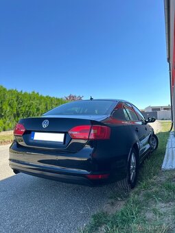 Volkswagen Jetta 1.6 TDi CR DSG - 9
