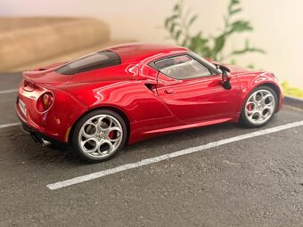 1:18 2013 ALFA Romeo 4C - AUTOart - 9