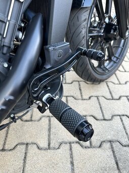 Indian Scout Rouge - cenova bomba - 9