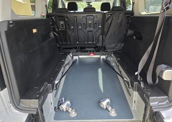 Toyota Proace City Verso 1.5-LONG-ÚPRAVA VOZÍČKÁŘ ZTP - 9