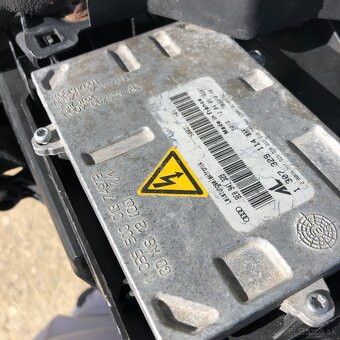 xenon bi-xenon vw touran levy svetlo leve jednotka - 9