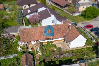 DOREAL / NA PREDAJ STARŠÍ RD S POZEMKOM 1268 M2, SENICA - 9