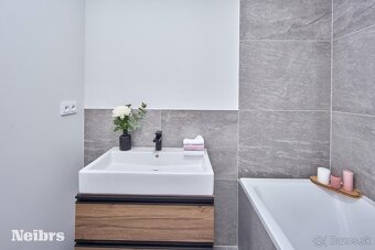 Neibrs | (4) izbový byt s dvoma balkónmi a parkingom - 9