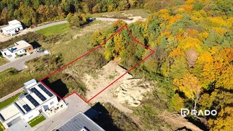 RADO| Výnimočný pozemok pre náročných - úžasné výhľady + pro - 9