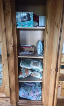 Rustikálna drevená masívna šatníková skriňa - 9