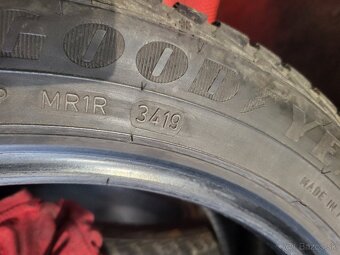 235/45 R17 Goodyear celoročné pneumatiky - 9