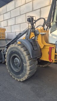 Nakladač LIEBHERR - 9